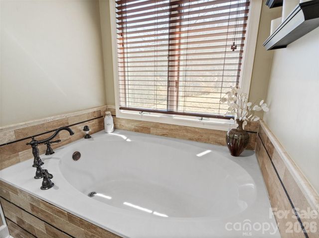 126 Hillcrest Drive, Barnardsville, NC 28709