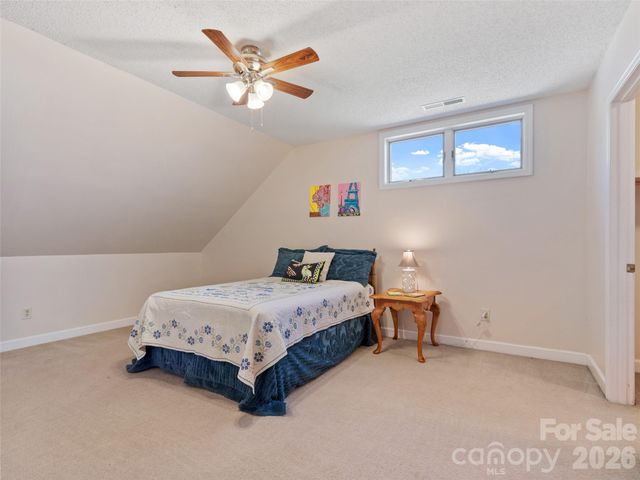 126 Hillcrest Drive, Barnardsville, NC 28709