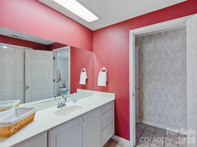 126 Hillcrest Drive, Barnardsville, NC 28709