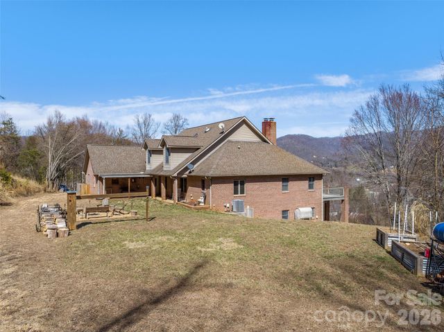 126 Hillcrest Drive, Barnardsville, NC 28709
