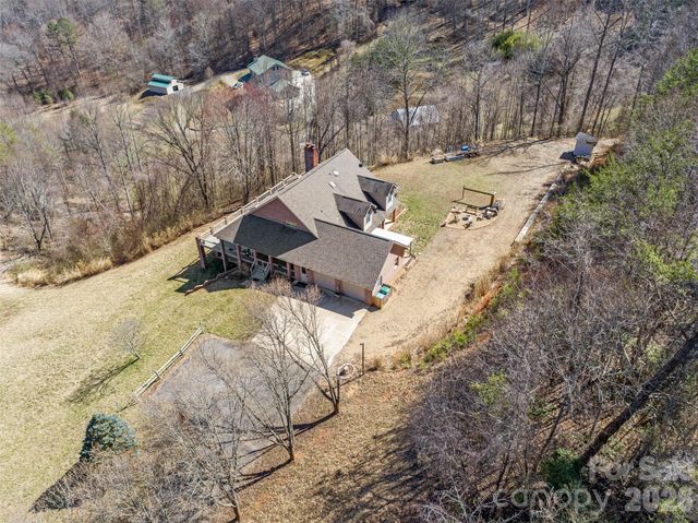 126 Hillcrest Drive, Barnardsville, NC 28709