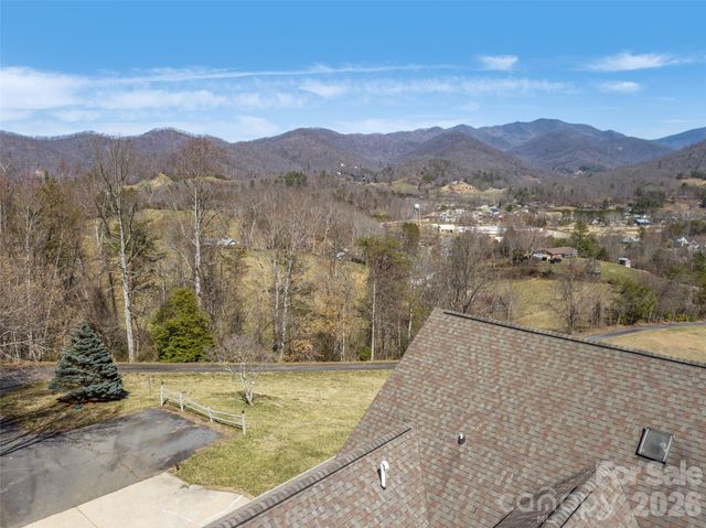 126 Hillcrest Drive, Barnardsville, NC 28709