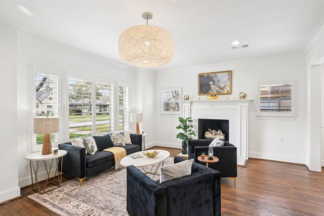 610 Clermont Avenue, Dallas, TX 75223