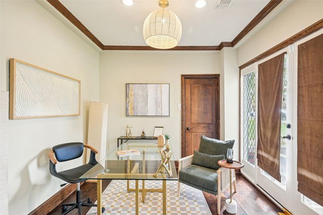 610 Clermont Avenue, Dallas, TX 75223