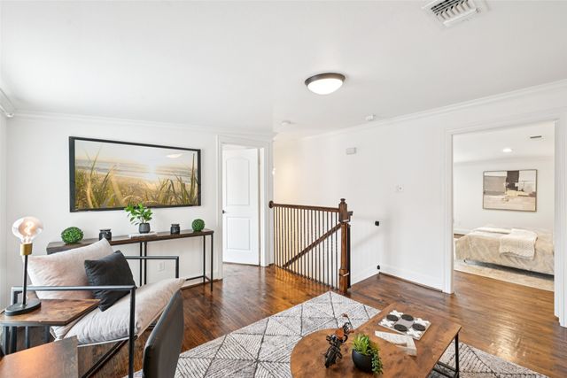 610 Clermont Avenue, Dallas, TX 75223