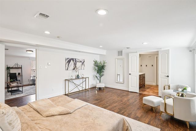 610 Clermont Avenue, Dallas, TX 75223