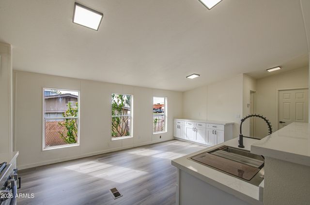 8105 E 4TH Avenue, Mesa, AZ 85208