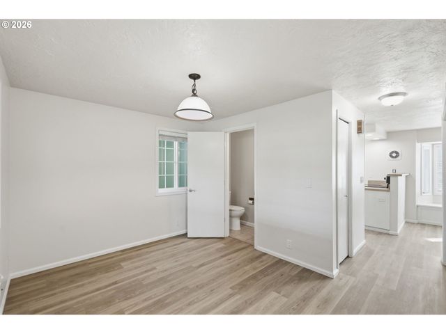 7438 A St, Springfield, OR 97478