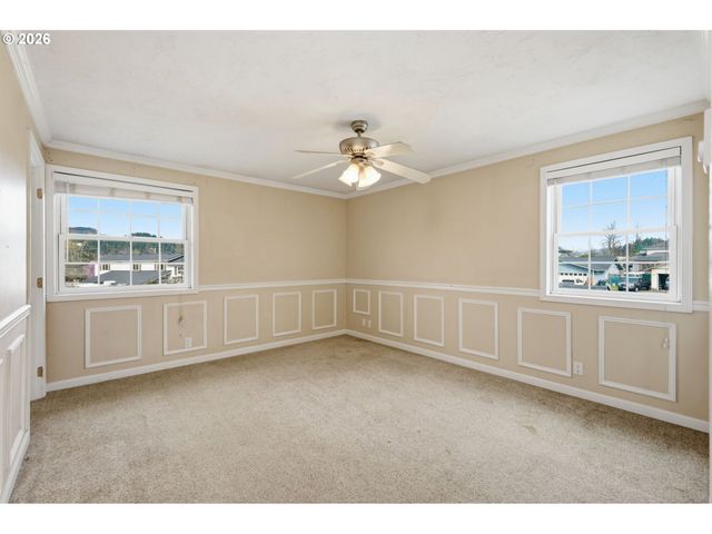 7438 A St, Springfield, OR 97478