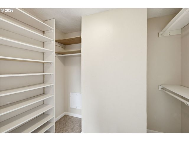 7438 A St, Springfield, OR 97478