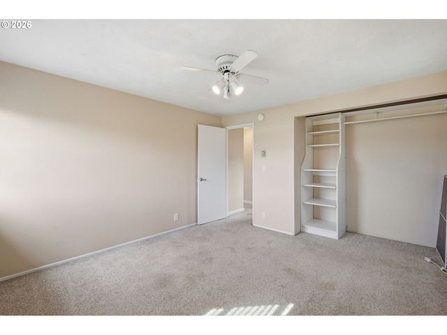 7438 A St, Springfield, OR 97478