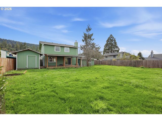 7438 A St, Springfield, OR 97478