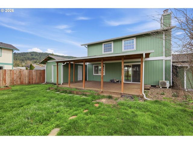 7438 A St, Springfield, OR 97478
