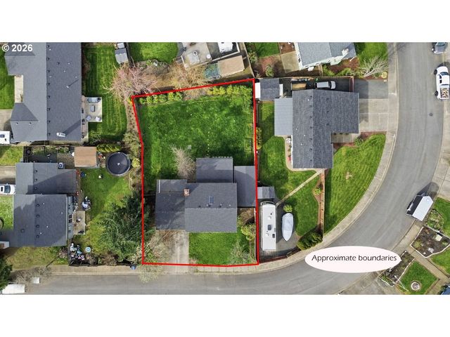 7438 A St, Springfield, OR 97478