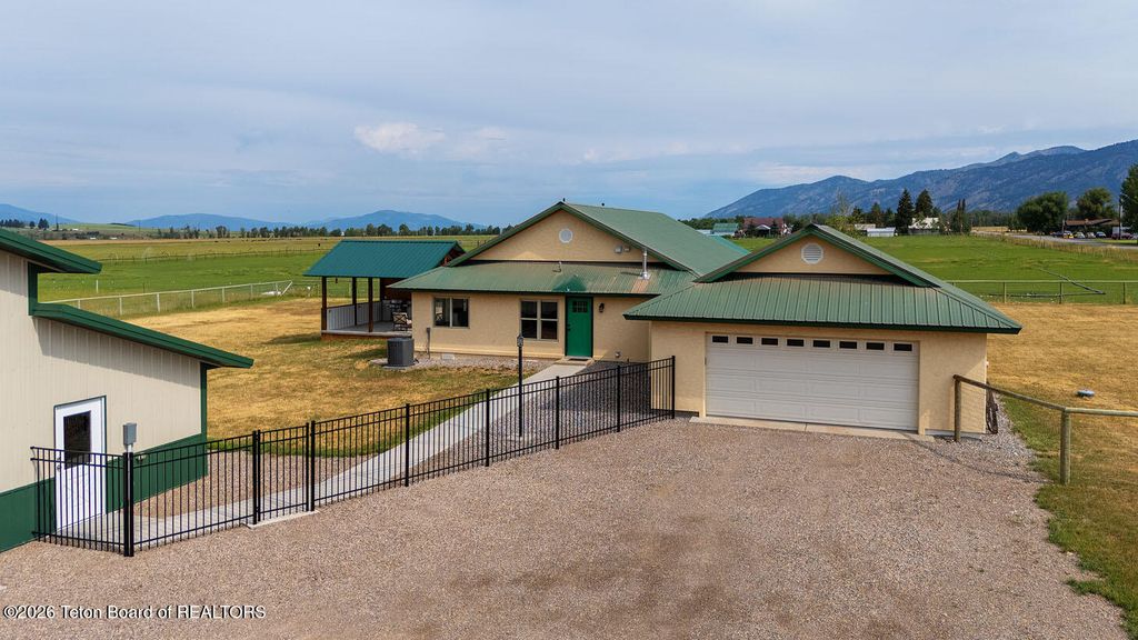 800 COUNTY ROAD 123, Bedford, WY 83112 photo 1