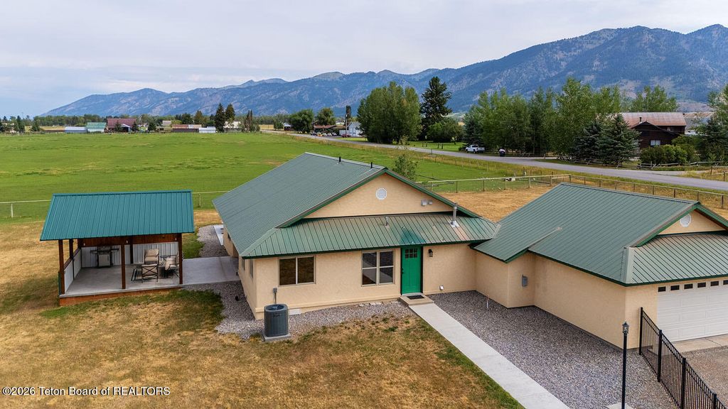 800 COUNTY ROAD 123, Bedford, WY 83112 photo 2