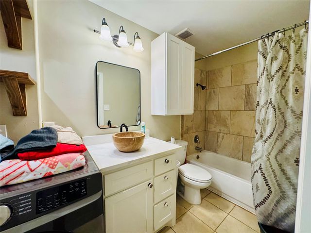 10202 Forum Park Drive 242, Houston, TX 77036