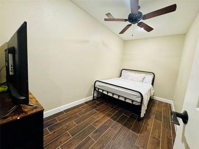 10202 Forum Park Drive 242, Houston, TX 77036