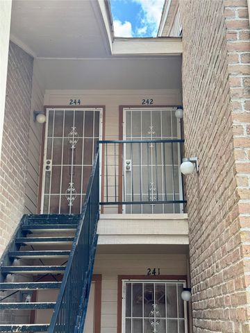10202 Forum Park Drive 242, Houston, TX 77036