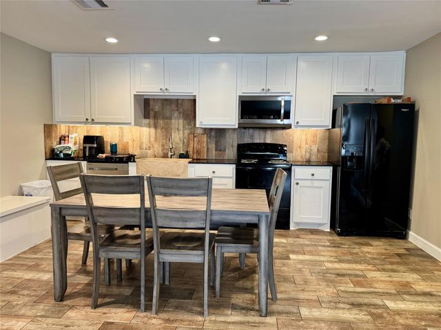10202 Forum Park Drive 242, Houston, TX 77036