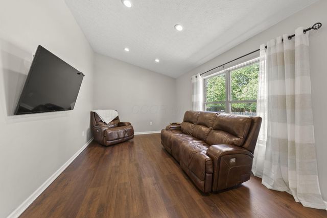 5778 Brook Hollow Drive, Hilliard, OH 43026
