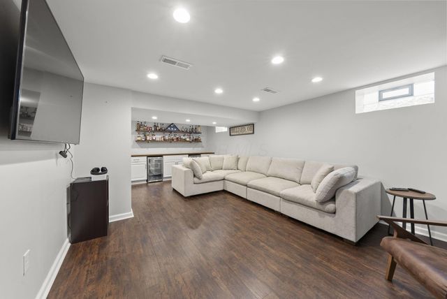5778 Brook Hollow Drive, Hilliard, OH 43026