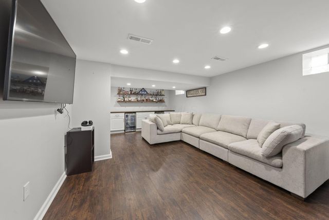 5778 Brook Hollow Drive, Hilliard, OH 43026