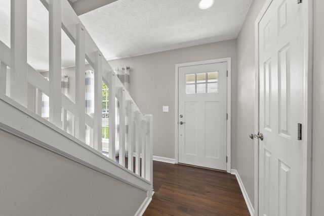 5778 Brook Hollow Drive, Hilliard, OH 43026