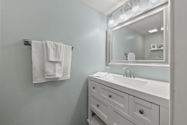 5778 Brook Hollow Drive, Hilliard, OH 43026