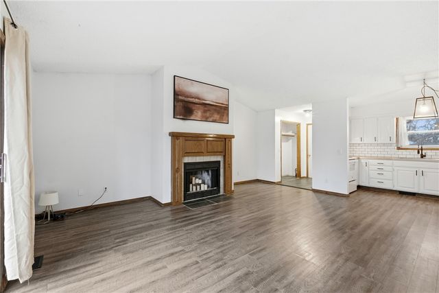 6 Rancho Vista Lane, Eureka Springs, AR 72631