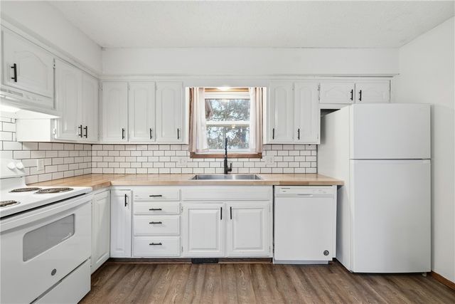 6 Rancho Vista Lane, Eureka Springs, AR 72631