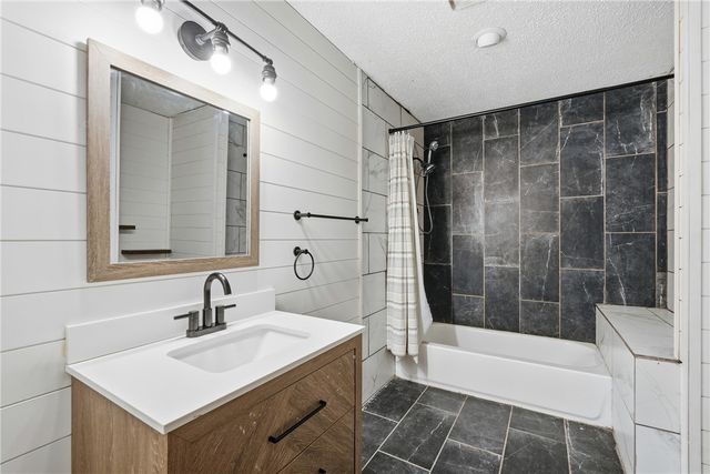 6 Rancho Vista Lane, Eureka Springs, AR 72631