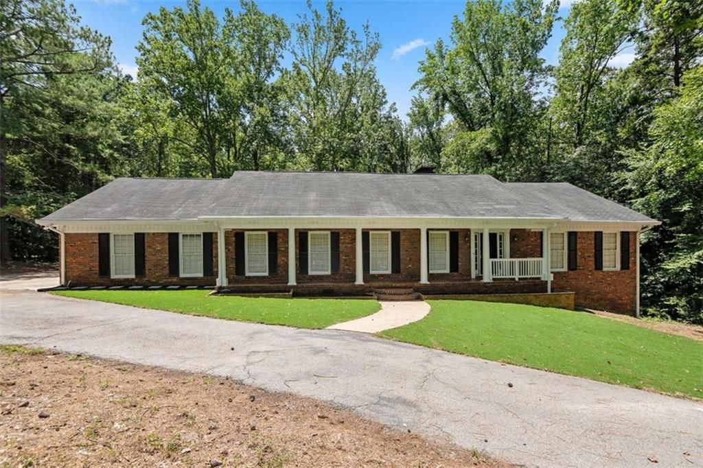 140 Old Fairburn Close SW, South Fulton, GA 30331