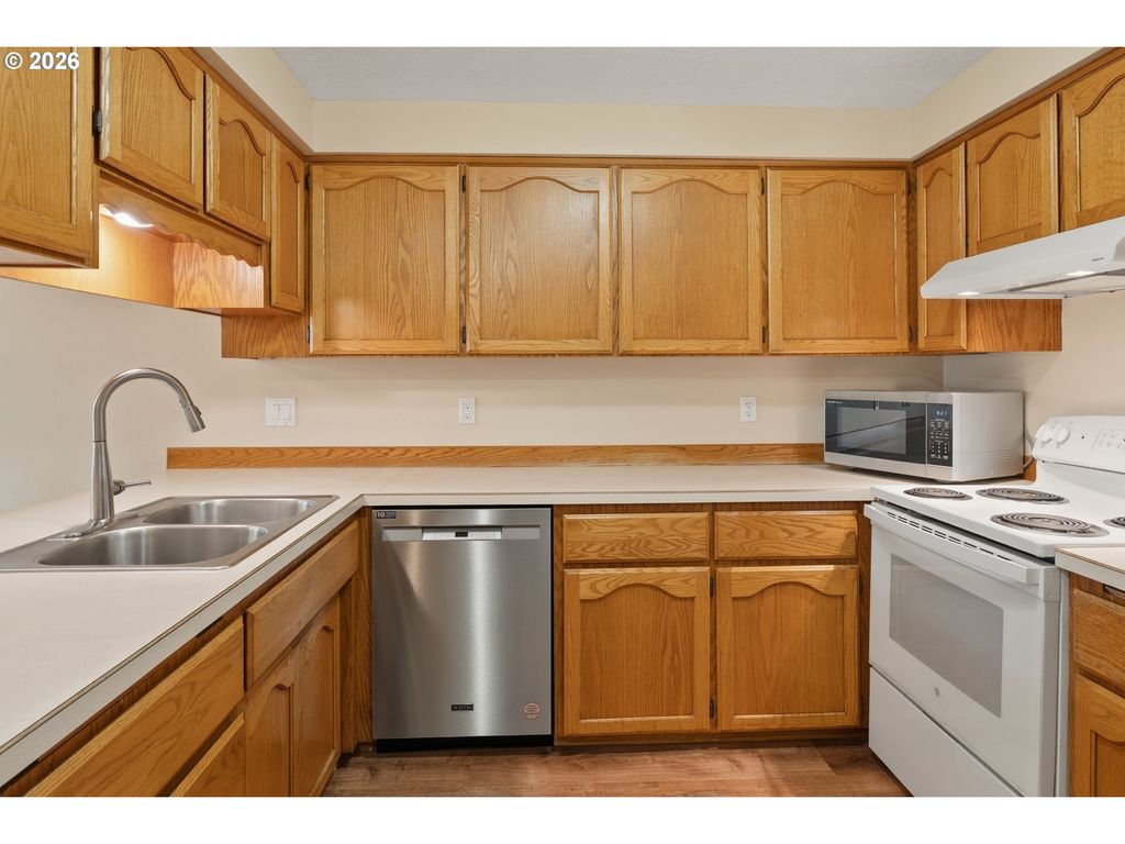 Image 9 of property listing at 1516 Sw HARBOR Dr, Mc Minnville, OR 97128