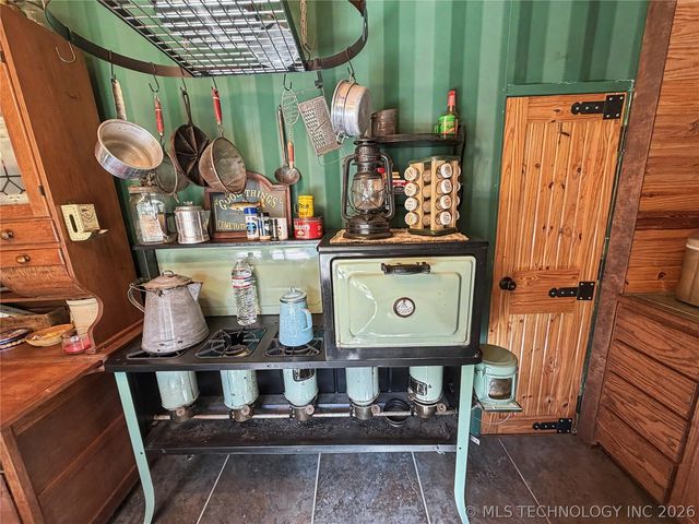 21862 W 888 Road, Cookson, OK 74427