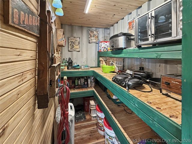 21862 W 888 Road, Cookson, OK 74427
