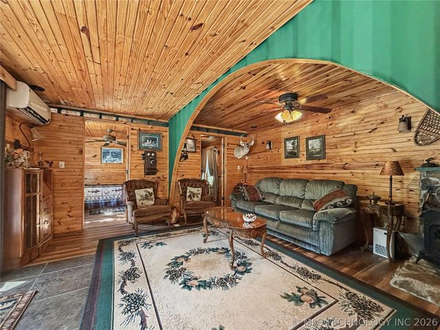 21862 W 888 Road, Cookson, OK 74427