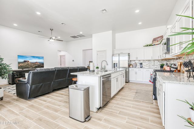 7409 Enchanted Point Drive, El Paso, TX 79911