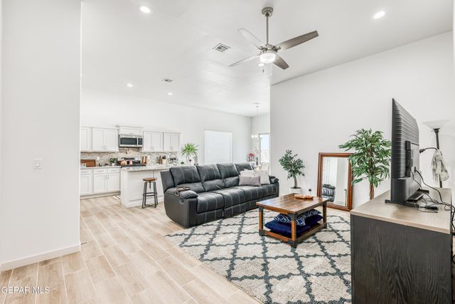 7409 Enchanted Point Drive, El Paso, TX 79911