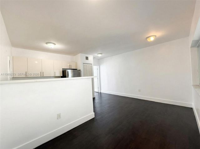 1040 NW 3rd Ave 5, Miami, FL 33136