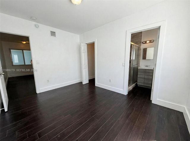 1040 NW 3rd Ave 5, Miami, FL 33136