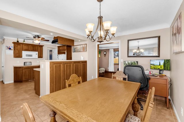 1894 Maryknoll Avenue N, Maplewood, MN 55109