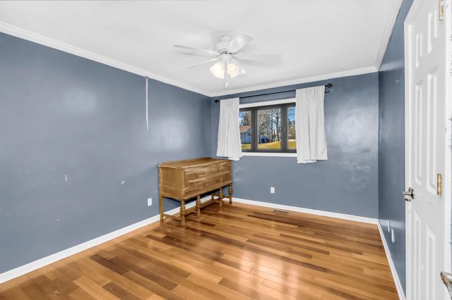 1894 Maryknoll Avenue N, Maplewood, MN 55109