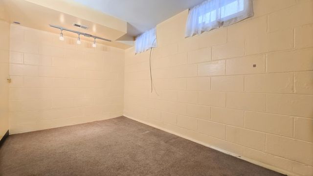 1894 Maryknoll Avenue N, Maplewood, MN 55109