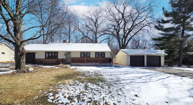 1894 Maryknoll Avenue N, Maplewood, MN 55109