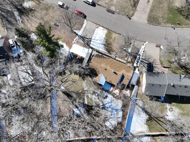 1894 Maryknoll Avenue N, Maplewood, MN 55109