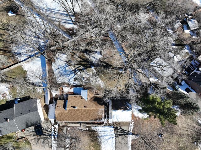 1894 Maryknoll Avenue N, Maplewood, MN 55109