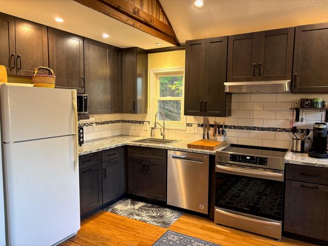 410 Tallwood Circle, Londonderry, VT 05148