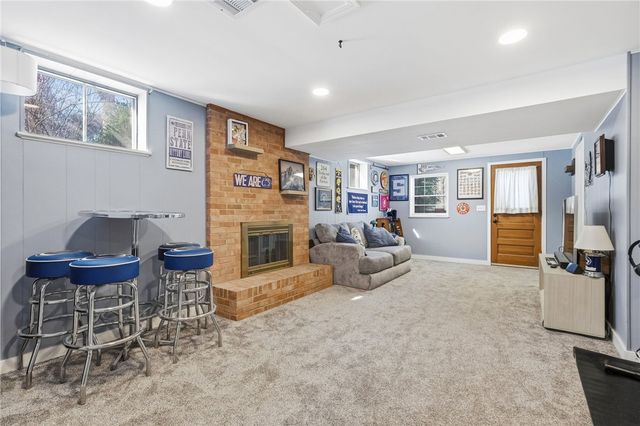 1069 Woodhill Drive, Richland, PA 15044