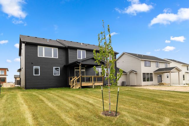 4660 177th Street, Urbandale, IA 50323